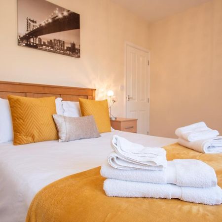 Cowley Spacious Flat With Parking, Oxford Eksteriør billede