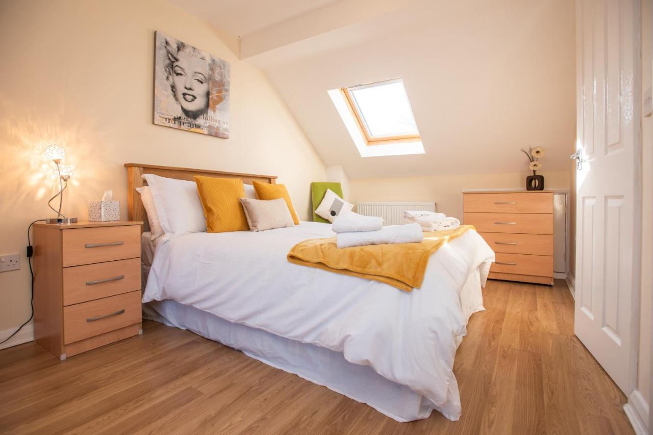 Cowley Spacious Flat With Parking, Oxford Eksteriør billede
