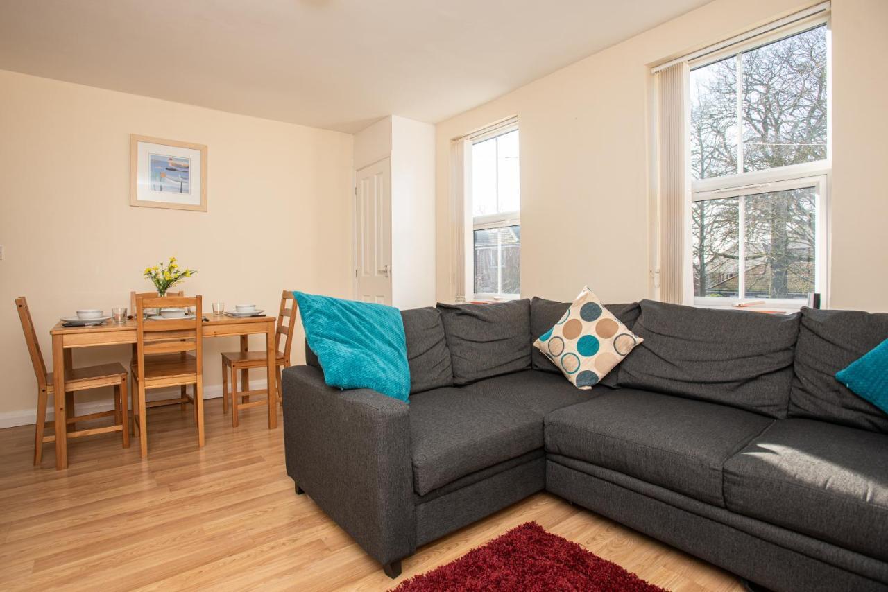 Cowley Spacious Flat With Parking, Oxford Eksteriør billede