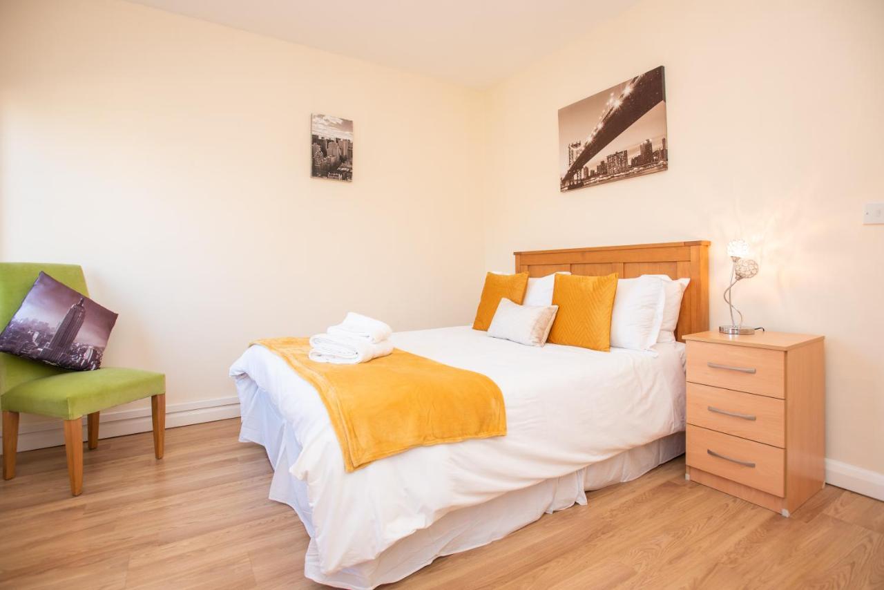 Cowley Spacious Flat With Parking, Oxford Eksteriør billede