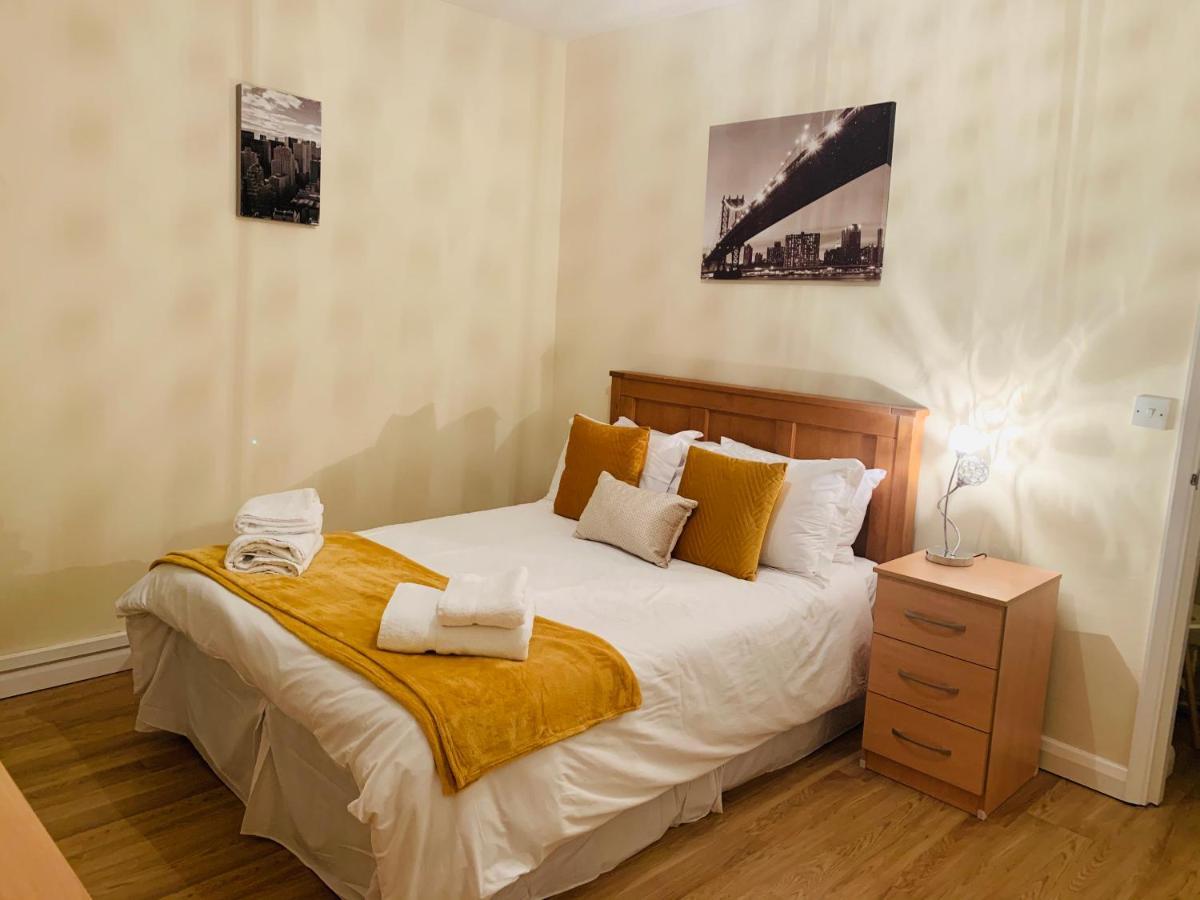 Cowley Spacious Flat With Parking, Oxford Eksteriør billede